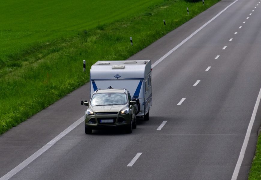 Unterwegs mit Fahrzeuggespann jedoch ohne gültiger Fahrerlaubnis