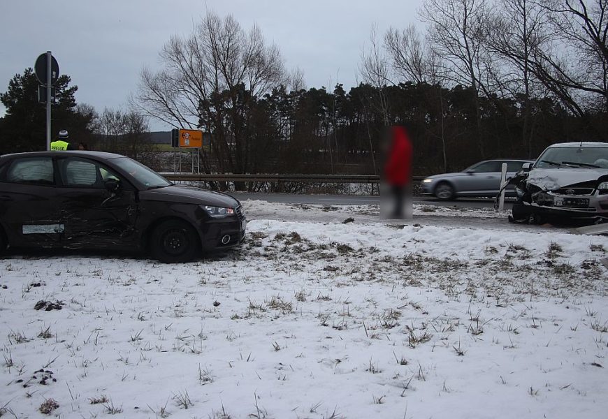 Beim Linksabbiegen Gegenverkehr übersehen