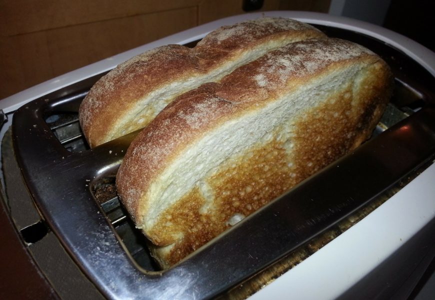 Geldbeutel in den Toaster gelegt