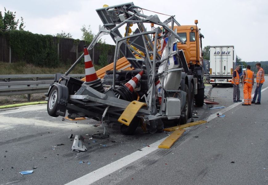 Zwei Verkehrsunfälle auf der A6 bei Illschwang