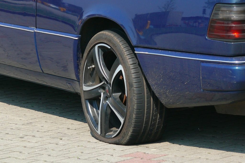Symbolbild: Platter Reifen