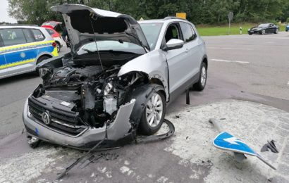 Verkehrsunfall in Pemfling mit drei beteiligten Fahrzeugen