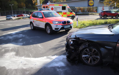 Verkehrsunfall mit verletzter Pkw-Fahrerin