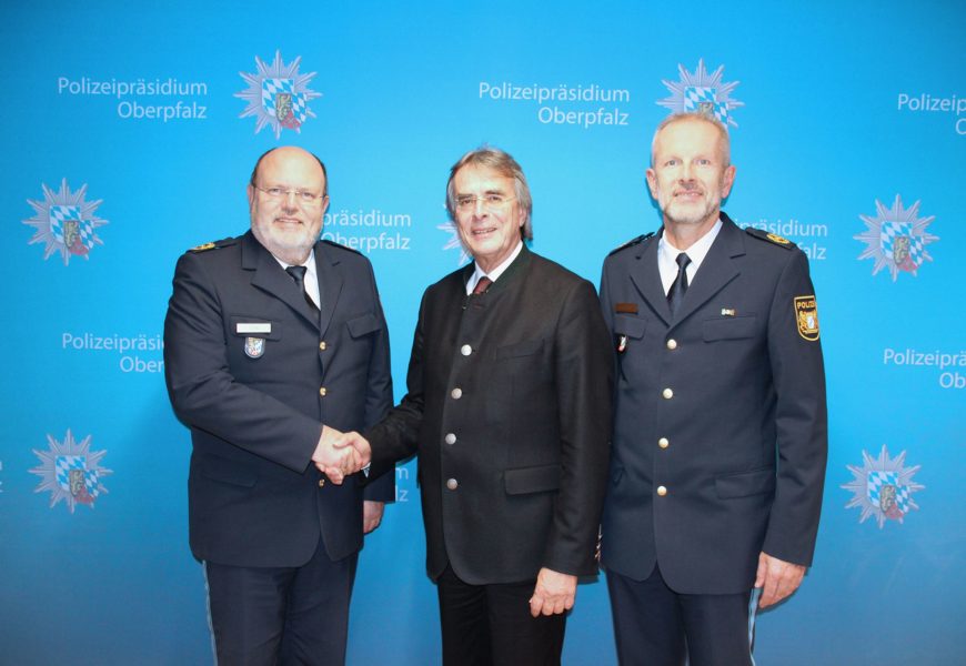 Regierungspräsident Axel Bartelt zu Besuch beim Polizeipräsidium Oberpfalz