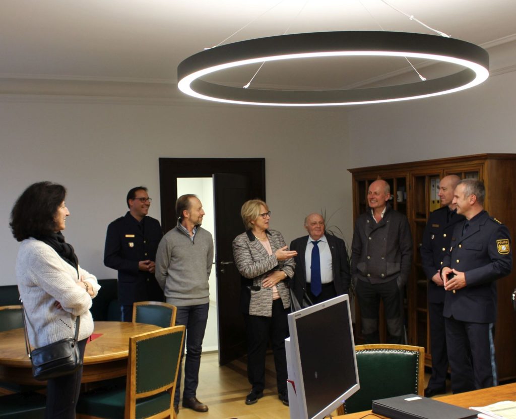 LPD Gerhard Roider empfing mit seinen Mitarbeitern Frau Ilse Danziger mit Vertretern der Jüdischen Gemeinde Regensburg Foto: Reitmeier, PI Regensburg Süd