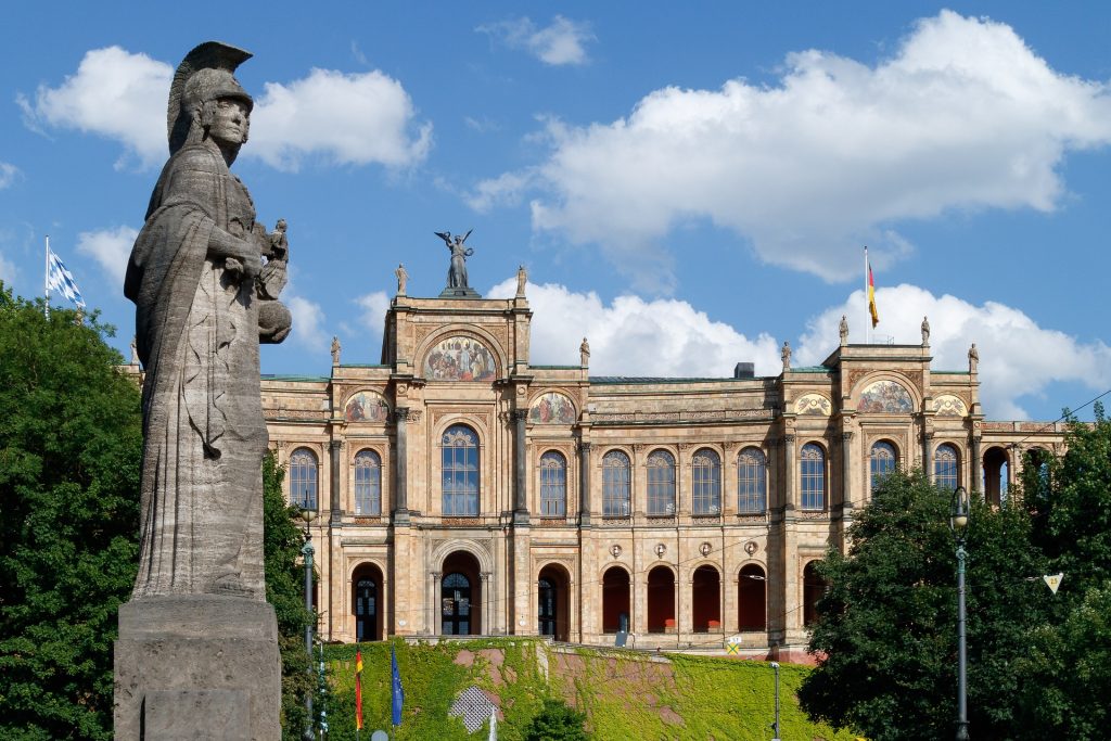 Symbolbild: Maximilianeum / Bayerischer Landtag