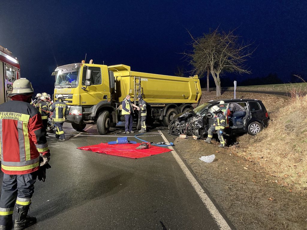 Bild der havarierten Fahrzeuge Quelle Polizei Neustadt a.d.Waldnaab