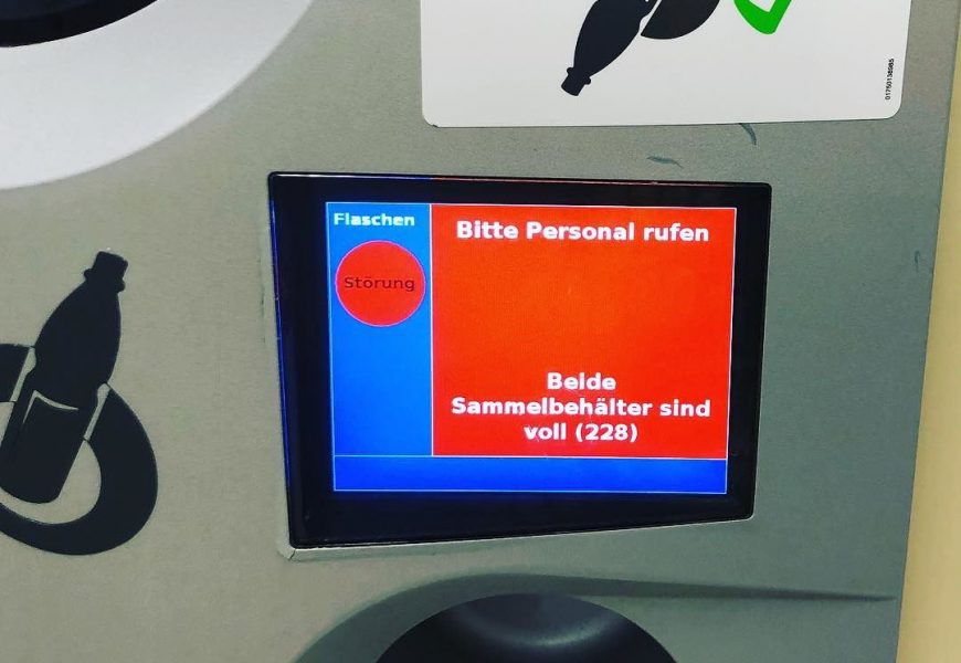 Display von Pfandautomaten beschädigt