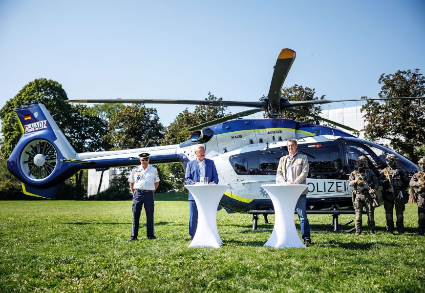 Söder und Herrmann stellen die ersten neuen Polizeihubschrauber vor