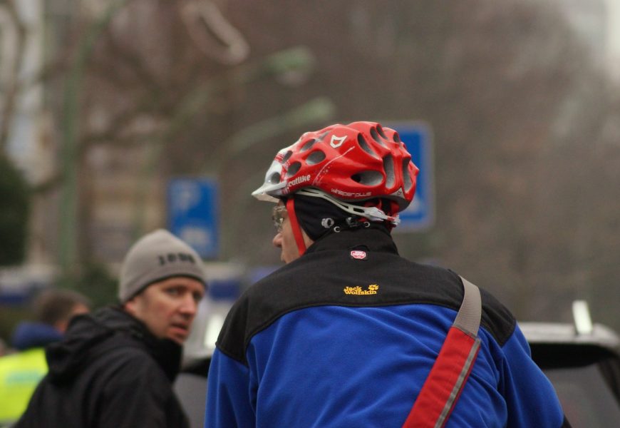 Fahrradfahrer kollidieren – Fahrradhelme verhinderten schwere Verletzungen