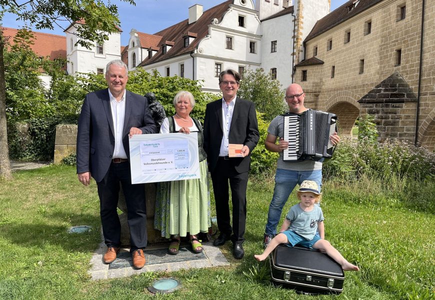 Bayernwerk spendet 1.000 Euro an Oberpfälzer Volksmusikfreunde