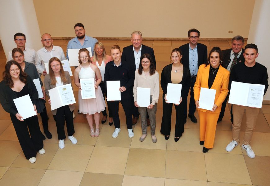 Berufliches Schulzentrum Sulzbach-Rosenberg ehrt Jahrgangsbeste