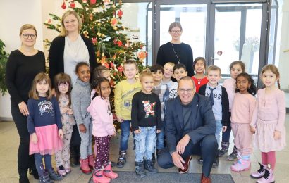 Nachhaltiges Christbaumschmücken mit kleinen Bastel-Profis